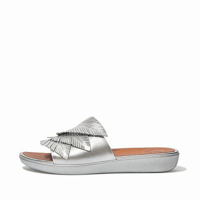 Fitflop Women's SOLA Feather Metallic Leather Slides Sandals - Silver, AM3054867